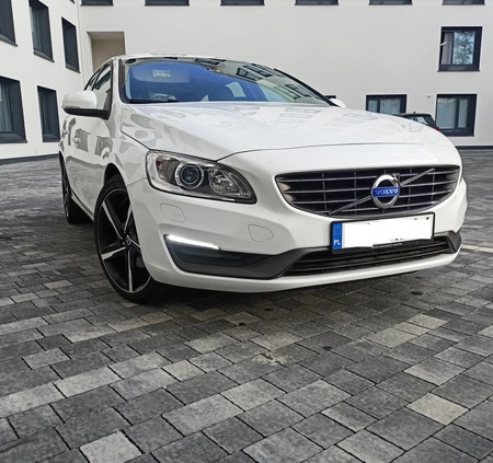 Volvo V60 cena 46900 przebieg: 227000, rok produkcji 2015 z Kraków małe 191